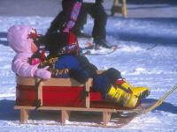 Enfants à la luge