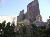 Evenos : Au pied du château