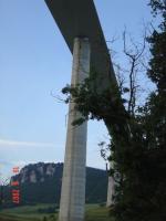 Sous le Viaduc de Millau