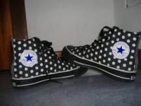 Converses rayées