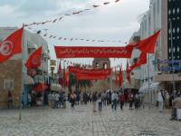Tunisie : entrée du souk