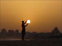 Tenir la lune entre ses mains