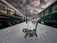 Un quai de gare en hiver