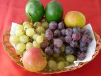 Cesta con frutas