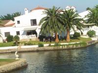 Villa au bord de l'eau